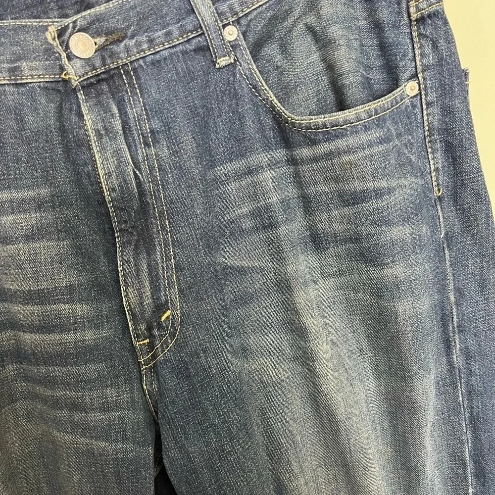 Levi’s • 550 Jeans